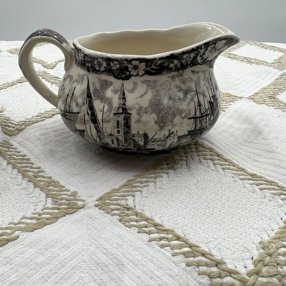 Thames River Scenes by Palissy Pottery Sugar bowl and creamer. Made in England - Picture 7 of 15